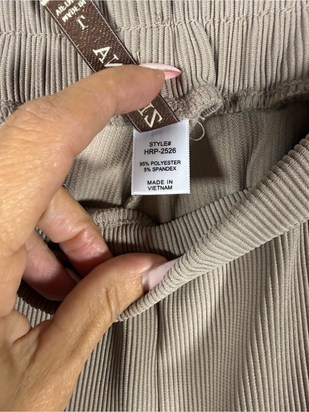 Zenana Outfitters Taupe Ribbed Neck Lounge Top & Bottom. Size Large 🧡 - Picture 13 of 17